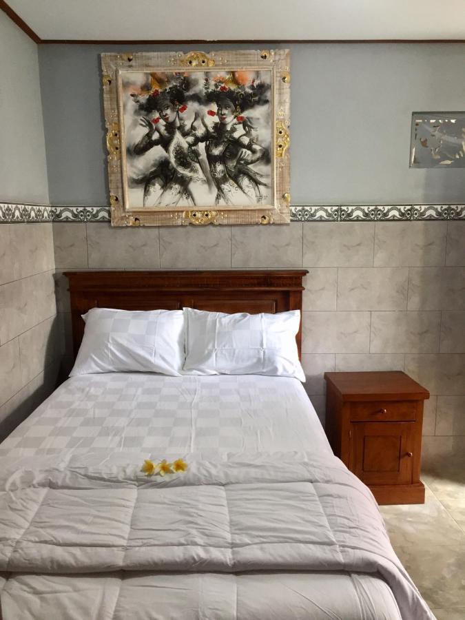 Raditya Homestay Mambal ภายนอก รูปภาพ