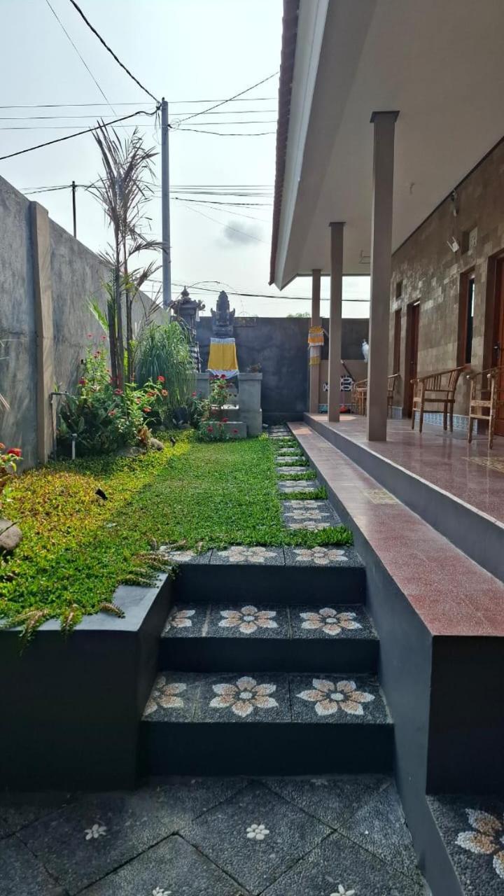 Raditya Homestay Mambal ภายนอก รูปภาพ